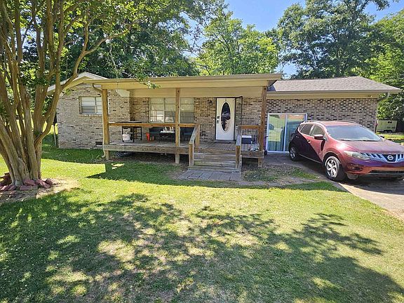 2nd image of 101 Princeton Dr