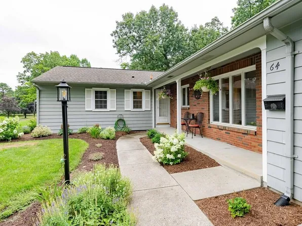 64 Redfern Dr, Longmeadow, MA 01106