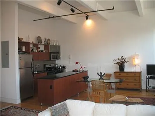 Sold by Eychner | media 9