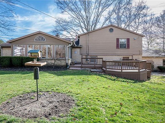 3rd image of 173 Marbrook Dr