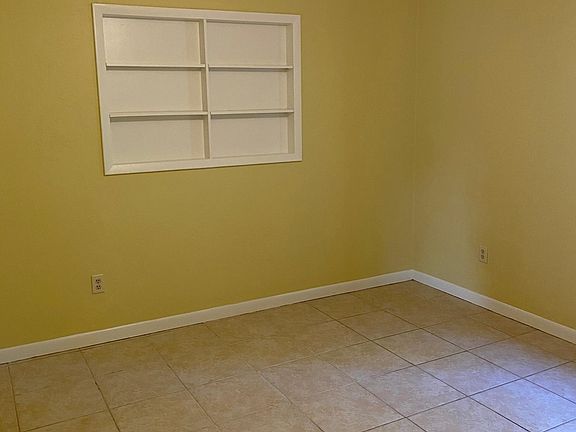 3rd image of 260 Rose Blvd #A