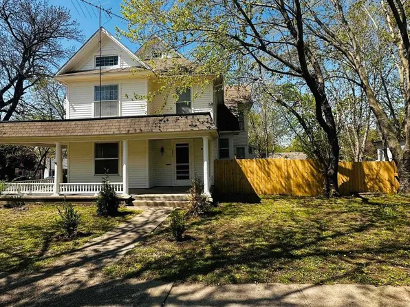 421 College St, Winfield, KS 67156