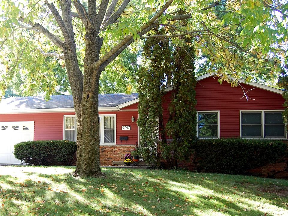 2nd image of 2917 Sweet Briar Ave