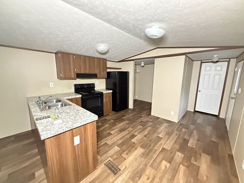 4th image of 2500 W Mount Houston Rd