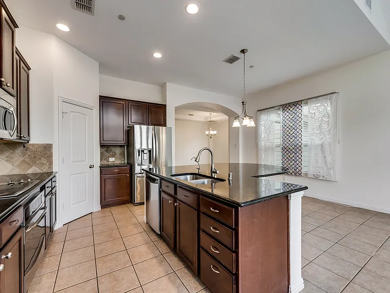 1930 Loma Alta Dr — Photo 10