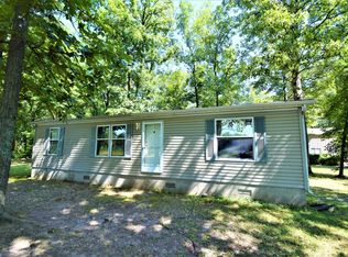 15225 E Pikes Rd, Ina, IL 62846