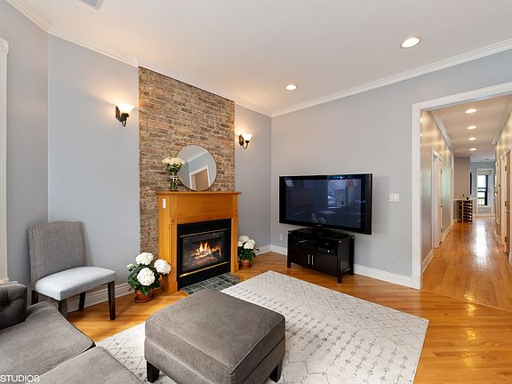 5th image of 4819 N Winthrop Ave APT 3