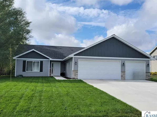 651 Daisy Ct, Lake Crystal, MN 56055
