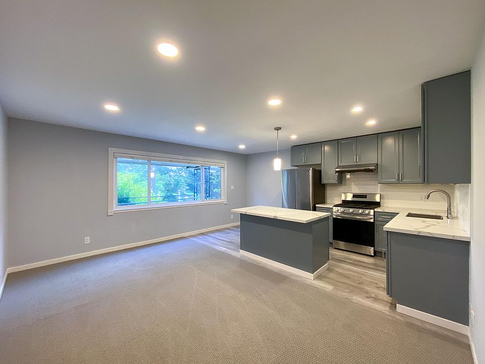 1st image of 1855 Oak St #4