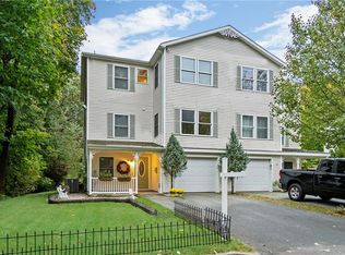 70 Oxford St, Cranston, RI 02920