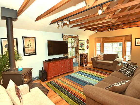 4th image of 6025 N Hyacinth Ln