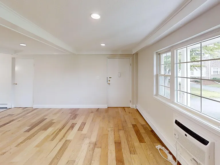30 Washington Park Dr #5 — Photo 11