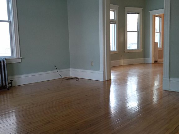 2nd image of 2218 25th Ave S