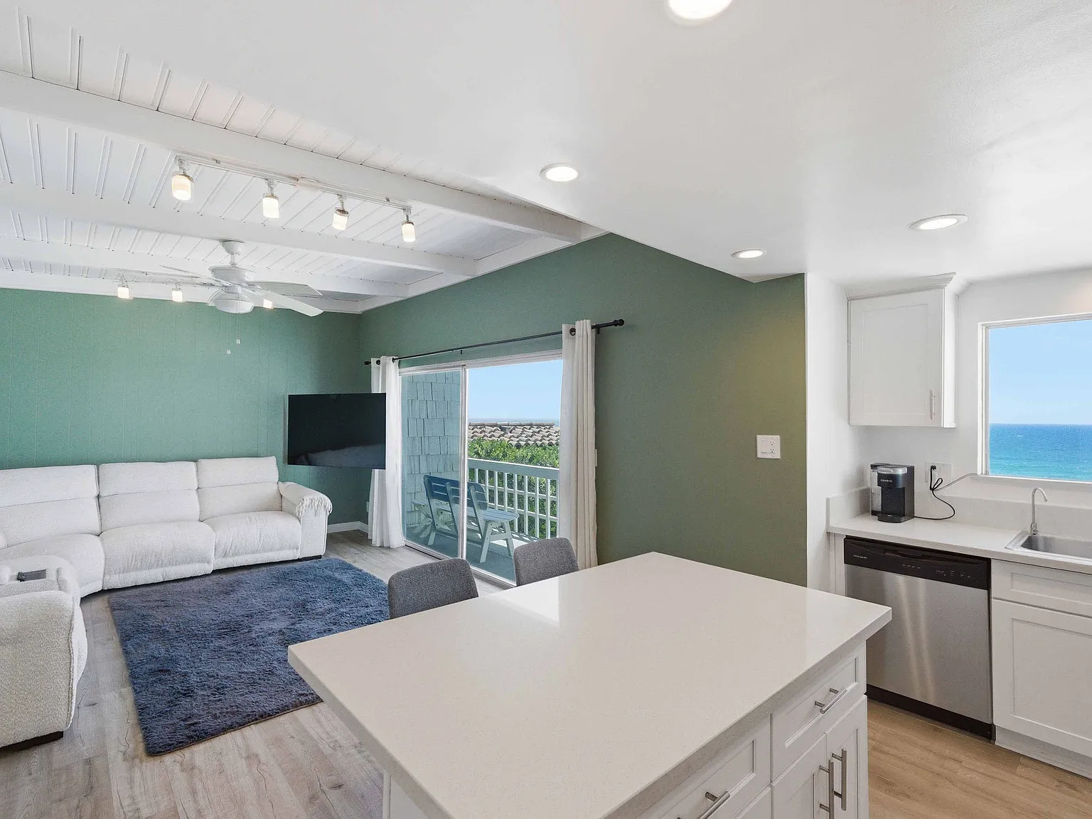 2 bed, 900 sqft, $8,500 — Photo 4