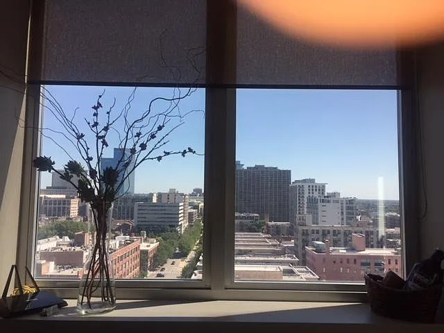 Sunny and bright unit. Sunset Views.