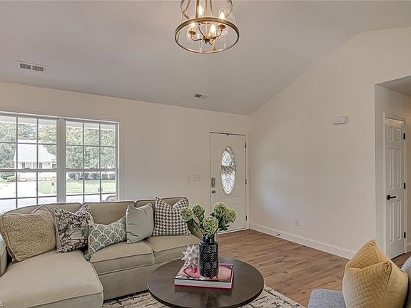 5th image of 107 Old Treybrooke Dr