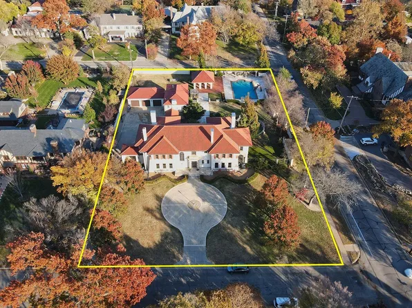 300 N Crestway Ave, Wichita, KS 67208