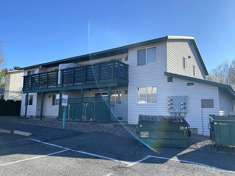 109 S Pearl St. — Photo 17
