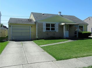 33 Lucy Ln, Cheektowaga, NY