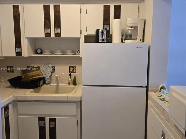 2001 S Ocean Dr, Hallandale, FL