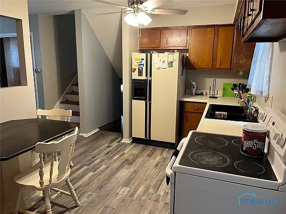 5th image of 2535 Greenacre Dr