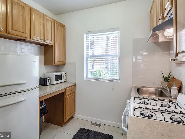2013 Waverly St — Photo 11