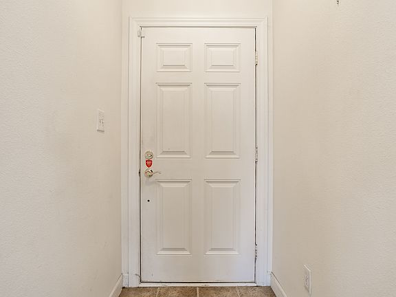 5th image of 8122 Sand Ridge Cir