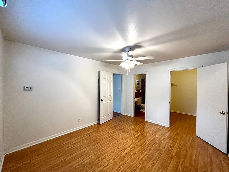 3304 Tom Green St #B — Photo 12