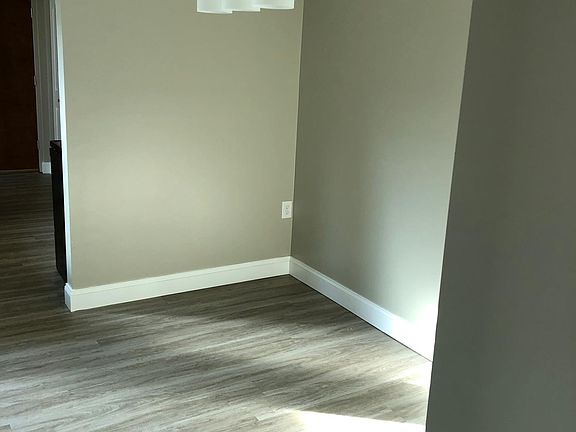 4th image of 614 Englewood Ave #7
