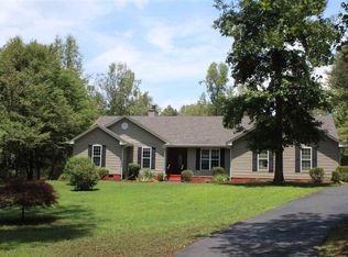 194 Beaver Lake Dr, West Union, SC 29696