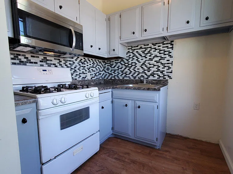 1812 Brownsville Rd #2 — Photo 1