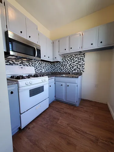 1812 Brownsville Rd #2 Photo 1