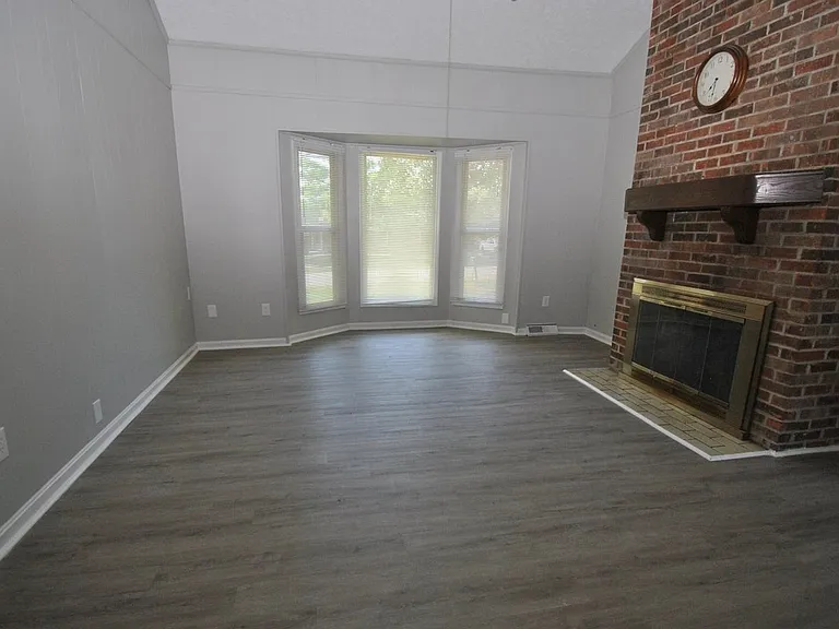 6711 El Rancho Rd — Photo 4