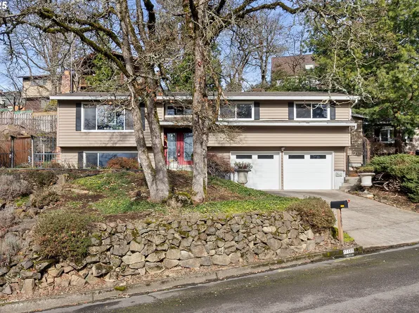 17585 Kirkwood St, Gladstone, OR 97027