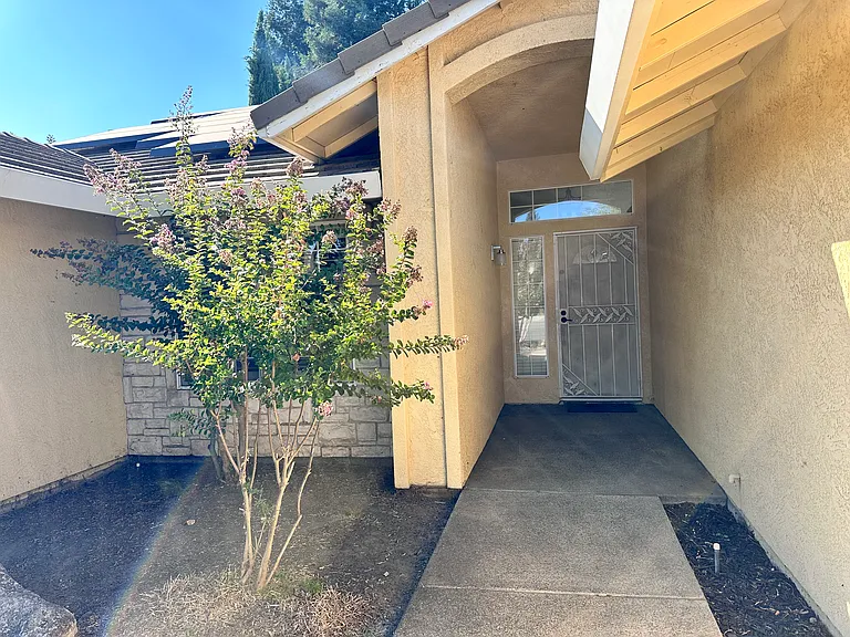 1217 Cathedral Creek Ct — Photo 2