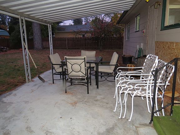 Covered rear patio