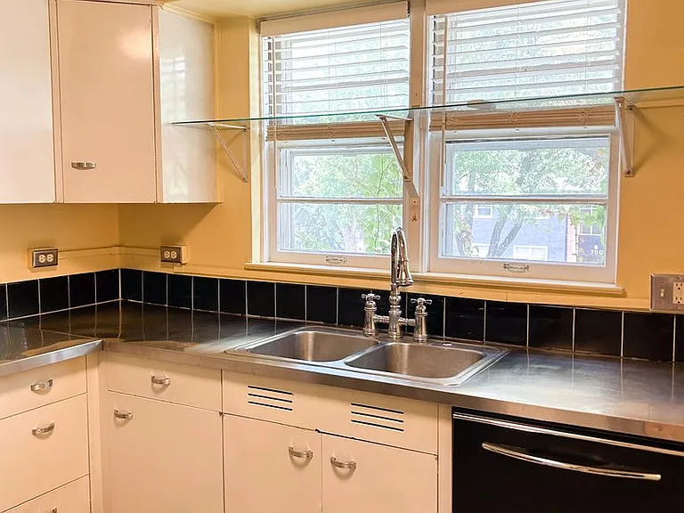 703 S Summit Ave — Photo 54