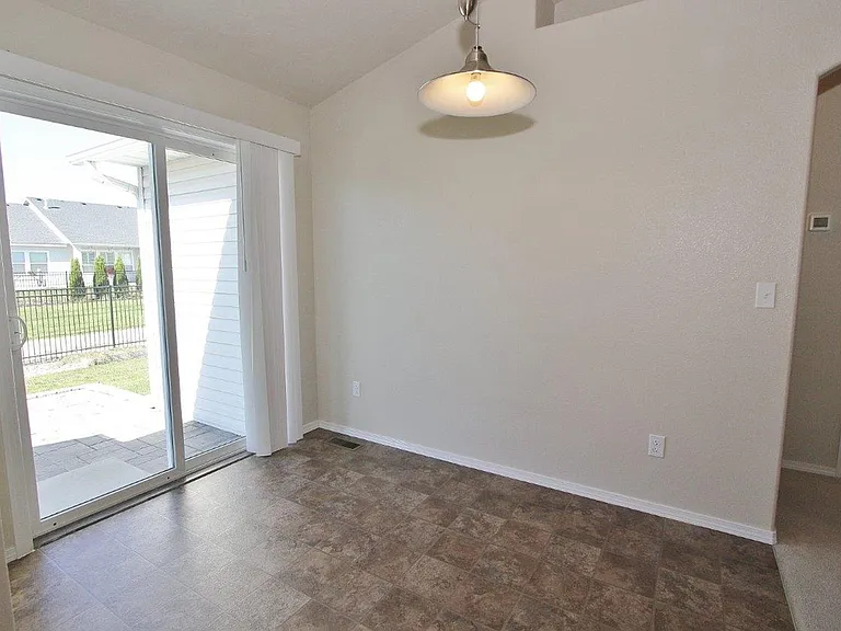 2525 N Blueblossom Dr — Photo 9
