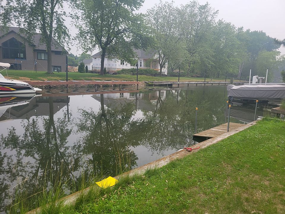 channel is one of three deep enough to boat and or fish!