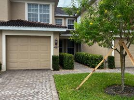 9636 Hemingway Ln, Fort Myers, FL