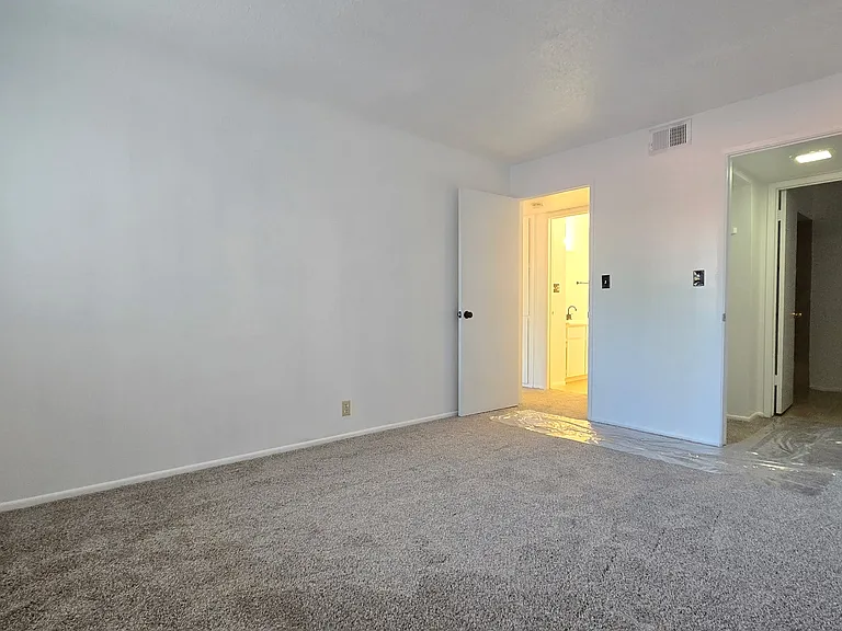 4917 N 73rd St #17 — Photo 13