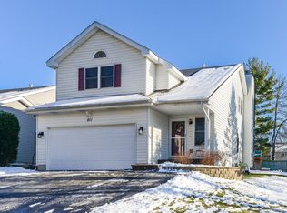 911 Plum St, McHenry, IL 60051