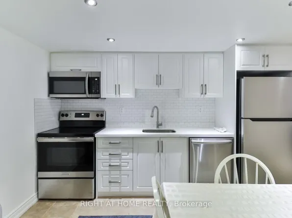 2 Greenland Rd #Basement, Toronto, ON M3C 1N2