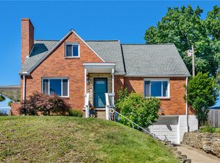 90 Forest Dr, Pittsburgh, PA 15220