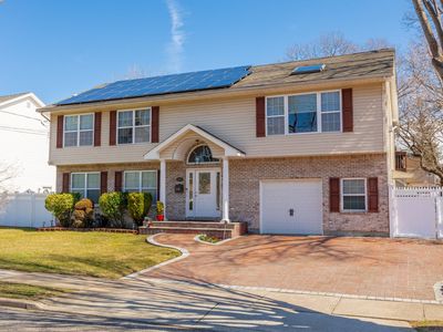 252 Grand Avenue, Lindenhurst, NY, 11757