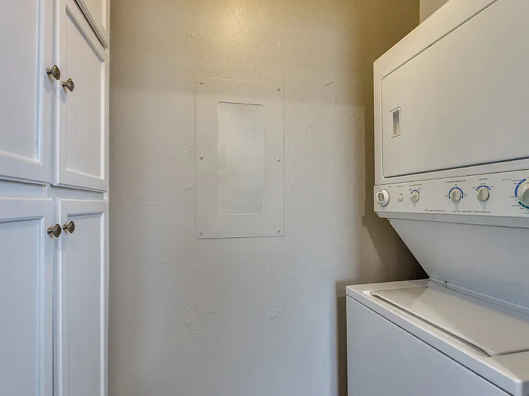 3214 Walton Ave — Photo 11