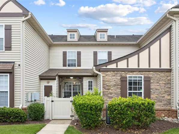 902 Rivers Arch, Carrollton, VA 23314