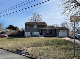 909 Salem Dr, Toms River, NJ 08753