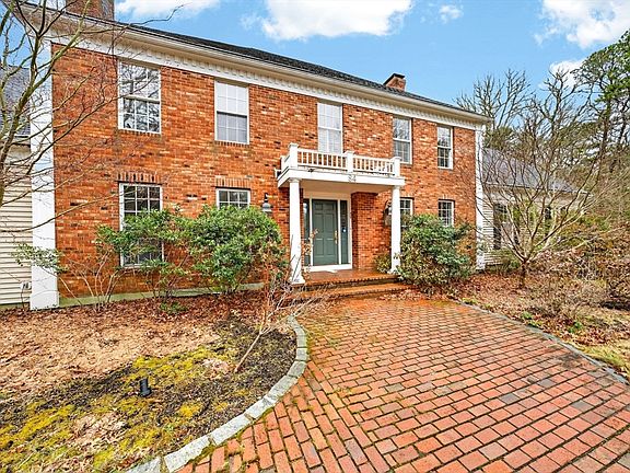 3rd image of 84 White Birch Way
