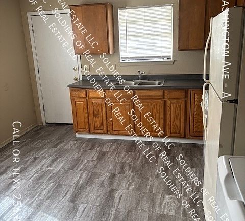 5th image of 104 E Washington Ave #A